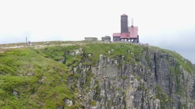 Snowy Pits, Snowy Cirque'deki radyo direği. Sniezne Kotly, Polonya