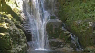 Kamienczyk şelale. Karkonosze Milli Parkı