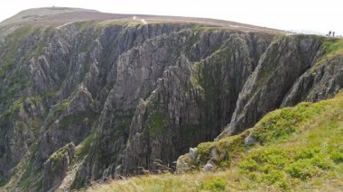 Karkonosze. Krkonose dağlar. Karlı çukurları, karlı Cirque. Sniezne Kotly