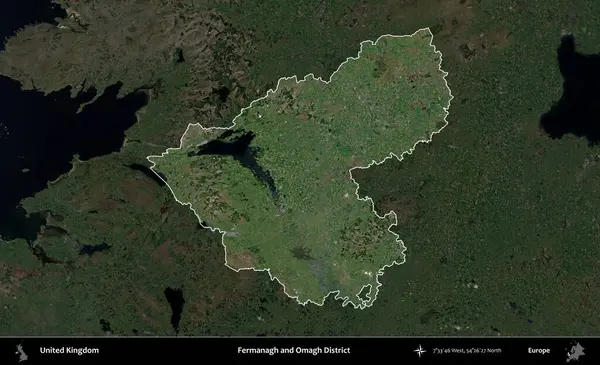 Fermanagh ve Omagh Bölgesi. Birleşik Krallık 'ın idari alanı karartılmış bir uydu üzerinde vurgulanmış ve özetlenmiştir.