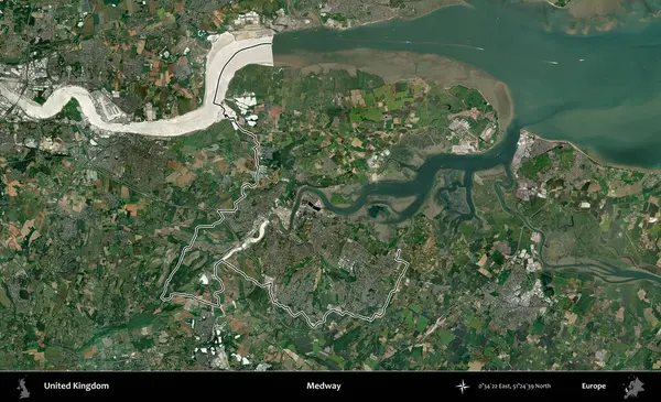 Medway. Birleşik Krallık 'ın idari bölgesini A uydusundan gösteren bir görüntü.