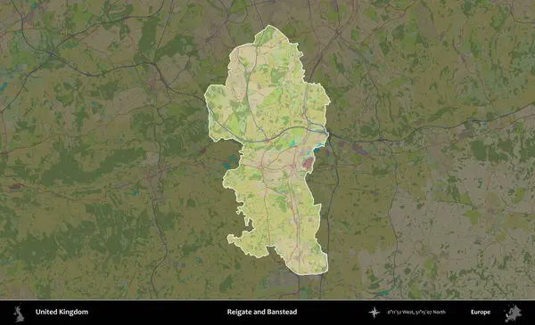 Reigate ve Banstead. Birleşik Krallık 'ın idari alanı karanlık bir OpenStreetMap İnsani Haritası biçiminde vurgulanmış ve özetlenmiştir