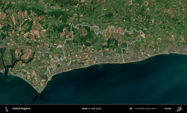 Arun. Temmuz 2024 'te çekilen Copernicus Sentinel karolarından oluşan bir uydu görüntüsü üzerinde Birleşik Krallık' ın idari bölgesinin ana hatlarını belirledik.