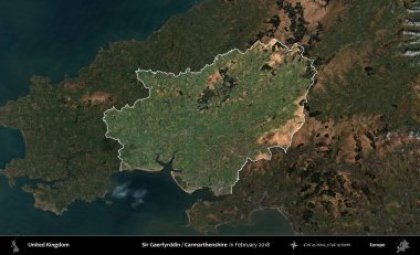 Sör Gaerfyrddin / Carmarthenshire. Birleşik Krallık 'ın idari alanı, Şubat 2018' de çekilen Kopernik Nöbetçi karolarından oluşan koyu renkli bir uydu görüntüsü üzerinde vurgulandı ve özetlendi.