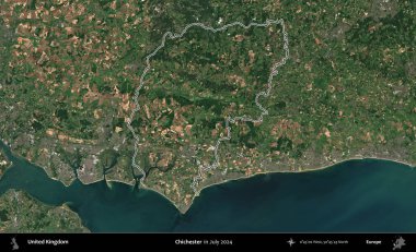 Chichester. Temmuz 2024 'te çekilen Copernicus Sentinel karolarından oluşan bir uydu görüntüsü üzerinde Birleşik Krallık' ın idari bölgesinin ana hatlarını belirledik.