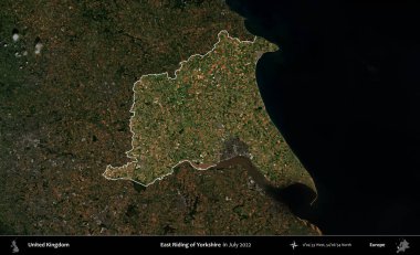 Yorkshire 'ın Doğu Biniciliği. Birleşik Krallık 'ın idari alanı, Temmuz 2022' de çekilen Kopernik Nöbetçi karolarından oluşan koyu renkli bir uydu görüntüsüyle vurgulanmış ve özetlenmiştir.