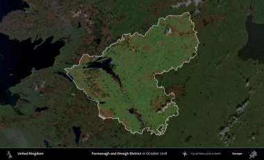 Fermanagh ve Omagh Bölgesi. Birleşik Krallık 'ın idari alanı, Ekim 2018' de çekilen Kopernik Nöbetçi karolarından oluşan koyu renkli bir uydu görüntüsü üzerinde vurgulandı ve özetlendi.
