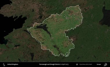 Fermanagh ve Omagh Bölgesi. Birleşik Krallık 'ın idari alanı, Nisan 2023' te çekilen Kopernik Nöbetçi karolarından oluşan koyu renkli bir uydu görüntüsü üzerinde vurgulandı ve özetlendi.