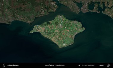 Wight Adası. Birleşik Krallık 'ın idari alanı, Ekim 2022' de çekilen Kopernik Nöbetçi karolarından oluşan koyu renkli bir uydu görüntüsü üzerinde vurgulandı ve özetlendi.