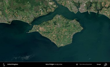 Wight Adası. Temmuz 2024 'te çekilen Copernicus Sentinel karolarından oluşan bir uydu görüntüsü üzerinde Birleşik Krallık' ın idari bölgesinin ana hatlarını belirledik.