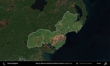 Newry, Mourne ve Down Bölge Konseyi. Birleşik Krallık 'ın idari alanı, Nisan 2020' de çekilen Kopernik Nöbetçi karolarından oluşan koyu renkli bir uydu görüntüsü üzerinde vurgulandı ve özetlendi.