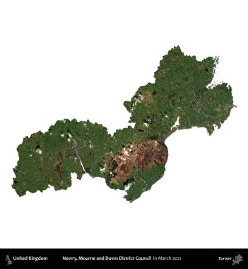Newry, Mourne ve Down Bölge Konseyi. Birleşik Krallık 'ın idari alanı, Mart 2021' de çekilen Kopernik Nöbetçi karolarından oluşan bir uydu görüntüsü üzerinde beyaza izole edilmiştir.