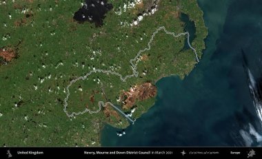 Newry, Mourne ve Down Bölge Konseyi. Mart 2021 'de çekilen Copernicus Sentinel karolarından oluşan bir uydu görüntüsü üzerinde Birleşik Krallık' ın idari bölgesinin ana hatlarını belirledik.