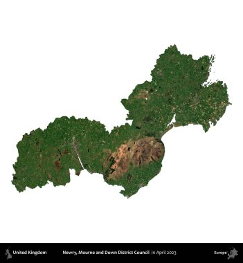 Newry, Mourne ve Down Bölge Konseyi. Birleşik Krallık 'ın idari alanı, Nisan 2023' te çekilen Kopernik Nöbetçi karolarından oluşan bir uydu görüntüsü üzerinde beyaza izole edilmiştir.