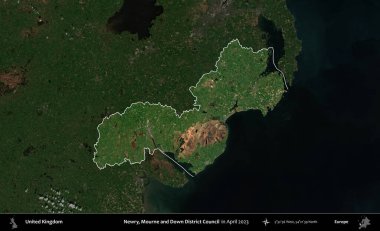 Newry, Mourne ve Down Bölge Konseyi. Birleşik Krallık 'ın idari alanı, Nisan 2023' te çekilen Kopernik Nöbetçi karolarından oluşan koyu renkli bir uydu görüntüsü üzerinde vurgulandı ve özetlendi.