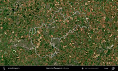 Kuzey Hertfordshire. Temmuz 2024 'te çekilen Copernicus Sentinel karolarından oluşan bir uydu görüntüsü üzerinde Birleşik Krallık' ın idari bölgesinin ana hatlarını belirledik.