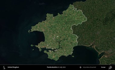 Pembrokeshire. Birleşik Krallık 'ın idari alanı, Temmuz 2021' de çekilen Kopernik Nöbetçi karolarından oluşan koyu renkli bir uydu görüntüsü üzerinde vurgulandı ve özetlendi.