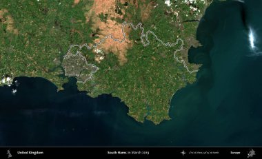 South Hams 'da. Mart 2019 'da çekilen Kopernik Nöbetçi karolarından oluşan bir uydu görüntüsü üzerinde Birleşik Krallık' ın idari alanının ana hatlarını belirledik.
