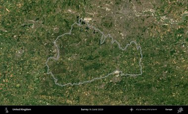 Surrey. Haziran 2020 'de çekilen Kopernik Nöbetçi karolarından oluşan bir uydu görüntüsü üzerinde Birleşik Krallık' ın idari alanının ana hatlarını belirledik.