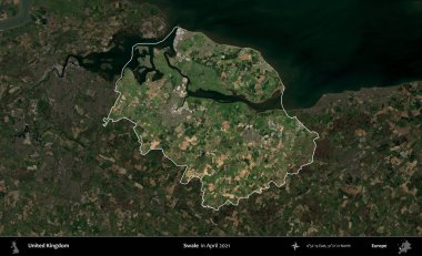 Swale. Birleşik Krallık 'ın idari alanı, Nisan 2021' de çekilen Kopernik Nöbetçi karolarından oluşan koyu renkli bir uydu görüntüsü üzerinde vurgulandı ve özetlendi.