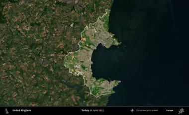 Torbay. Birleşik Krallık 'ın idari alanı, Haziran 2023' te çekilen Kopernik Nöbetçi karolarından oluşan koyu renkli bir uydu görüntüsüyle vurgulanmış ve özetlenmiştir.