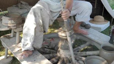 Potter kil oluşturmaya başlar