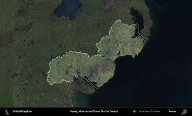Newry, Mourne ve Down Bölge Konseyi. Birleşik Krallık 'ın idari alanı karartılmış bir B uydusu görüntüsüyle vurgulanmış ve özetlenmiştir