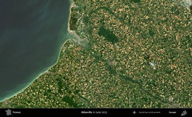 Abbeville 'de. Copernicus Sentinel 'in Haziran 2023' te çekilmiş uydu görüntüsü üzerine Fransa 'nın idari bölgesi.