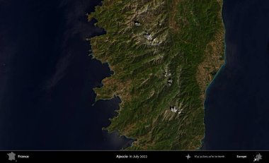 Ajaccio. Copernicus Sentinel 'in Temmuz 2022' de çekilmiş uydu görüntüsü üzerine Fransa 'nın idari bölgesi.