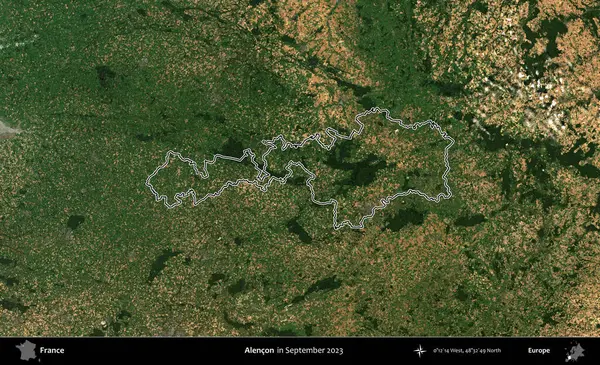 Alencon. Eylül 2023 'te çekilen Copernicus Sentinel karolarından oluşan bir uydu görüntüsünde Fransa' nın idari bölgesinin ana hatlarını çizdim.