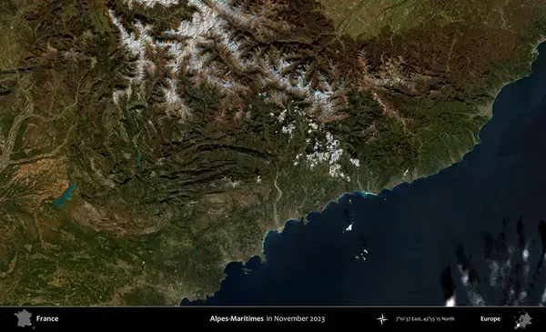 Alpes-Maritimes. Copernicus Sentinel 'in Kasım 2023' te çekilmiş uydu görüntüsü üzerine Fransa 'nın idari bölgesi.