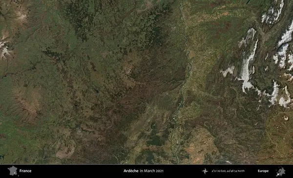 Ardeche. Copernicus Sentinel 'in Mart 2021' de çekilmiş uydu görüntüsü üzerine Fransa 'nın idari bölgesi.