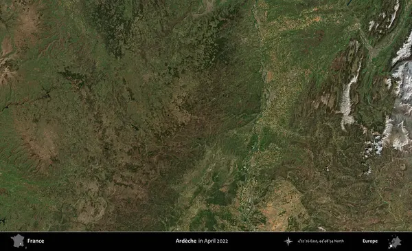 Ardeche. Copernicus Sentinel 'in Nisan 2022' de çekilmiş uydu görüntüsü üzerine Fransa 'nın idari bölgesi.
