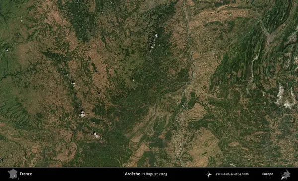 Ardeche. Copernicus Sentinel 'in Ağustos 2023' te çekilmiş uydu görüntüsü üzerine Fransa 'nın idari bölgesi.