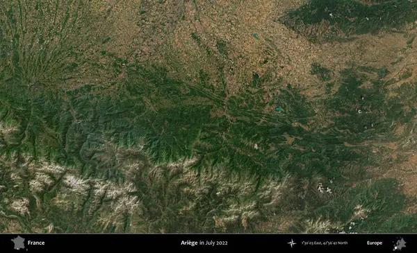 Ariege. Copernicus Sentinel 'in Temmuz 2022' de çekilmiş uydu görüntüsü üzerine Fransa 'nın idari bölgesi.