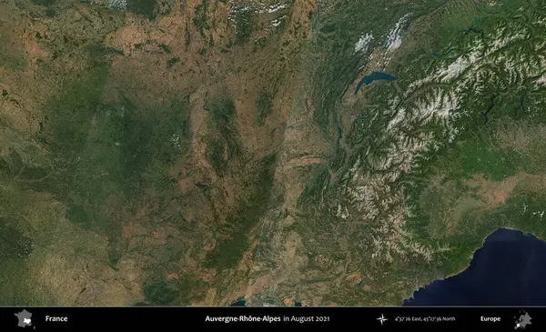 Auvergne-Rhone-Alpes. Copernicus Sentinel 'in Ağustos 2021' de çekilmiş uydu görüntüsü üzerine Fransa 'nın idari bölgesi.
