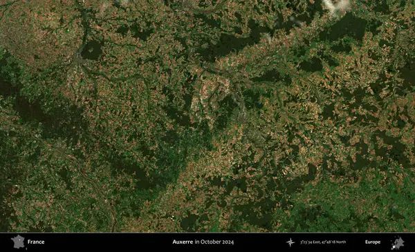 Auxerre. Copernicus Sentinel 'in Ekim 2024' te çekilmiş uydu görüntüsü üzerine Fransa 'nın idari bölgesi.