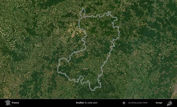 Avallon. Copernicus Sentinel 'in Haziran 2021' de çekilen uydu görüntüsünde Fransa 'nın idari bölgesinin ana hatları belirlendi.