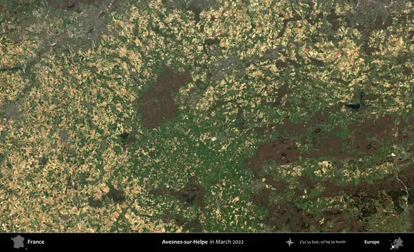 Avesnes-sur-Helpe. Copernicus Sentinel 'in Mart 2022' de çekilmiş uydu görüntüsü üzerine Fransa 'nın idari bölgesi.