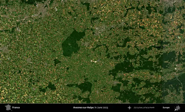Avesnes-sur-Helpe. Copernicus Sentinel 'in Haziran 2023' te çekilmiş uydu görüntüsü üzerine Fransa 'nın idari bölgesi.