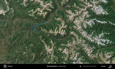 Barcelonnette. Copernicus Sentinel 'in Haziran 2023' te çekilmiş uydu görüntüsü üzerine Fransa 'nın idari bölgesi.