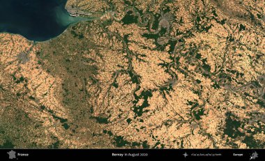Bernay. Copernicus Sentinel 'in Ağustos 2020' de çekilmiş uydu görüntüsü üzerine Fransa 'nın idari bölgesi.