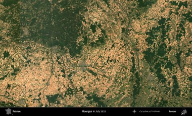 Bourges. Copernicus Sentinel 'in Temmuz 2022' de çekilmiş uydu görüntüsü üzerine Fransa 'nın idari bölgesi.