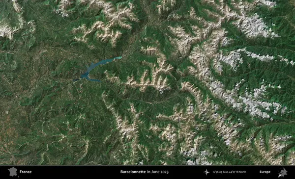 Barcelonnette. Copernicus Sentinel 'in Haziran 2023' te çekilmiş uydu görüntüsü üzerine Fransa 'nın idari bölgesi.