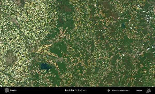 Bar-le-Duc. Copernicus Sentinel 'in Nisan 2022' de çekilmiş uydu görüntüsü üzerine Fransa 'nın idari bölgesi.