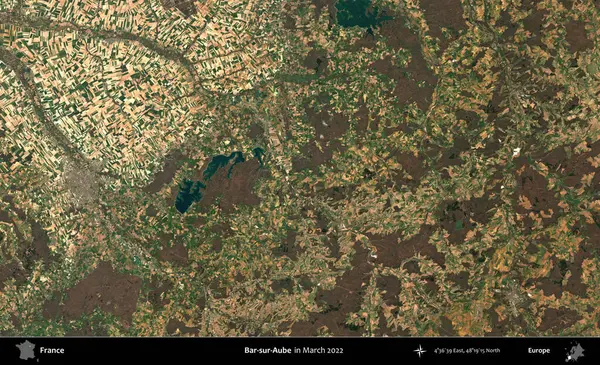 Bar-sur-Aube. Copernicus Sentinel 'in Mart 2022' de çekilmiş uydu görüntüsü üzerine Fransa 'nın idari bölgesi.