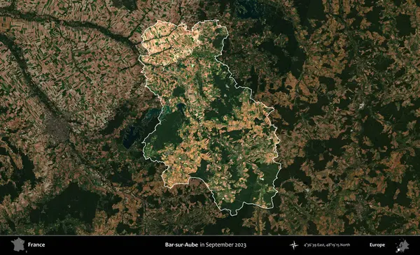 Bar-sur-Aube. Fransa 'nın idari alanı, Eylül 2023' te çekilen Kopernik Nöbetçi karolarından oluşan koyu renkli bir uydu görüntüsü üzerinde vurgulandı ve özetlendi.