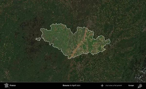 Beaune. Fransa 'nın idari alanı, Nisan 2021' de çekilen Kopernik Sentinel karolarından oluşan koyu renkli bir uydu görüntüsü üzerinde vurgulandı ve özetlendi.