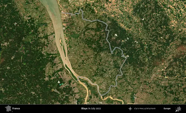Blaye. Copernicus Sentinel 'in Temmuz 2022' de çekilen uydu görüntüsünde Fransa 'nın idari bölgesinin ana hatları belirlendi.