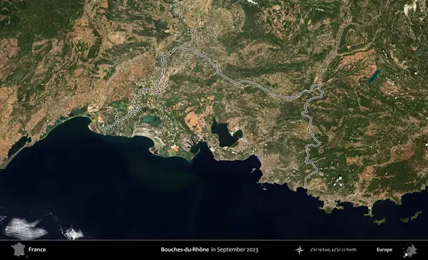 Bouches-du-Rhone. Eylül 2023 'te çekilen Copernicus Sentinel karolarından oluşan bir uydu görüntüsünde Fransa' nın idari bölgesinin ana hatlarını çizdim.